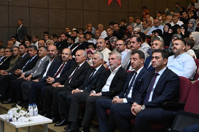 15 Temmuz Şehitler İmam Hatip Ortaokulu’nda İslami İlimler Mezuniyet Programına