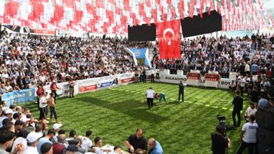 30. Geleneksel Bertiz Boyalı Şalvar Güreşi müsabakalarına katılan Başkan Fırat