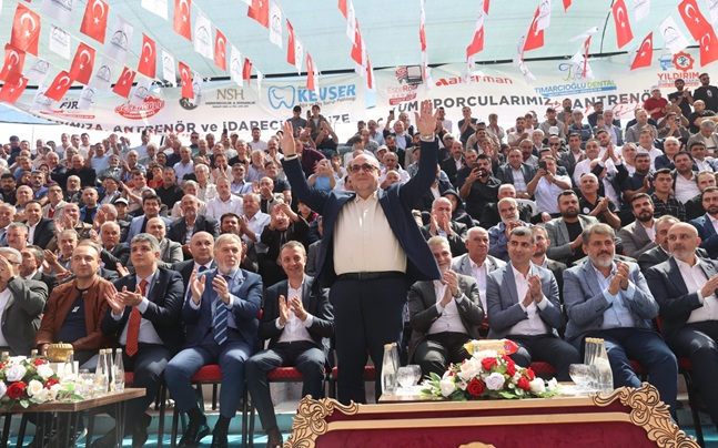 Dulkadiroğlu Belediyesi tarafından geleneksel hale getirilen Bertiz Boyalı Güreş Festivali,