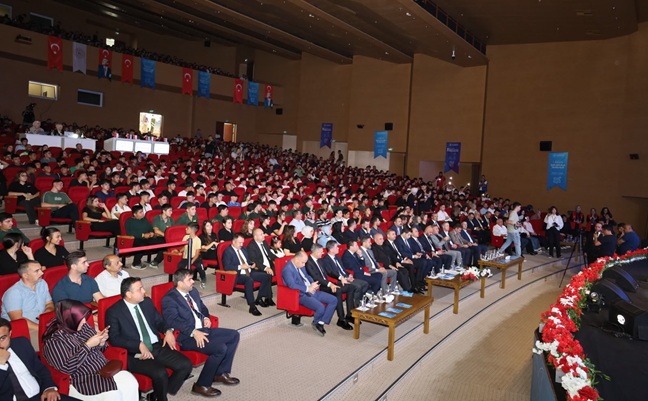 Gençler Arası Kültür ve Sanat Yarışmaları kapsamında düzenlenen Şiir Okuma