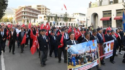 19 Eylül Gaziler Günü kapsamında düzenlenen ziyaretlere ve kortej yürüyüşüne