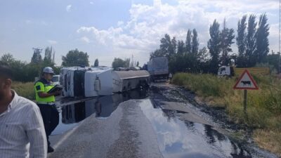 Kahramanmaraş’ın Pazarcık ilçesinde iki tırın çarpışması sonucu meydana gelen trafik