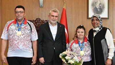 İsveç’te gerçekleştirilen 2026 Judown Judo Dünya Şampiyonası’nda altın madalya kazanan