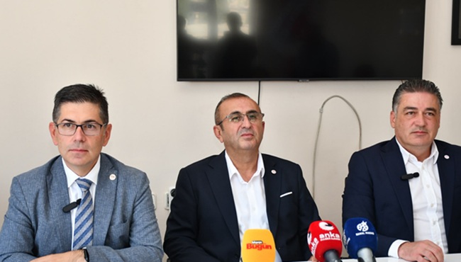 Yeni Parti Kahramanmaraş İl Başkanlığı tarafından düzenlenen basın toplantısında kentin