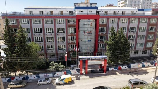 Büyükşehir Belediyesinin, lise ve üniversiteye hazırlanan gençlere ücretsiz olarak sınavlara