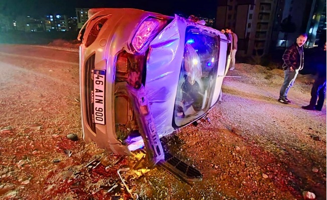 Kahramanmaraş’ın Onikişubat ilçesinde meydana gelen trafik kazasında 2 kişi yaralandı.