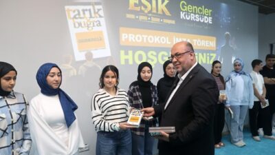 DULKADİROĞLU’NDA EĞİTİME GÜÇLÜ DESTEK: GENÇLER KÜRSÜDE VE EŞİK PROJELERİNDE YENİ
