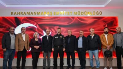 Kahramanmaraş Gazeteciler Cemiyeti Başkanı Sermet Çuhadar ve beraberindeki yönetim kurulu