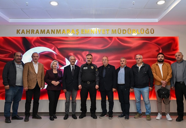 Kahramanmaraş Gazeteciler Cemiyeti Başkanı Sermet Çuhadar ve beraberindeki yönetim kurulu