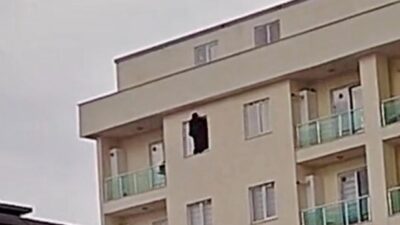 Kahramanmaraş’ta Penceredeki Kadın İçin Ekipler Harekete Geçti Kahramanmaraş’ın Dulkadiroğlu ilçesine