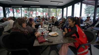 Büyükşehir Belediyesi, 1 Ekim Dünya Yaşlılar Günü münasebetiyle Huzurevi’nde kalan
