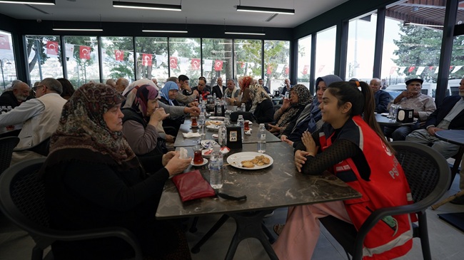 Büyükşehir Belediyesi, 1 Ekim Dünya Yaşlılar Günü münasebetiyle Huzurevi’nde kalan