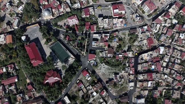 Büyükşehir Belediyesi, Dulkadiroğlu Divanlı Mahallesi’nde tamamlanan altyapının ardından yolları da