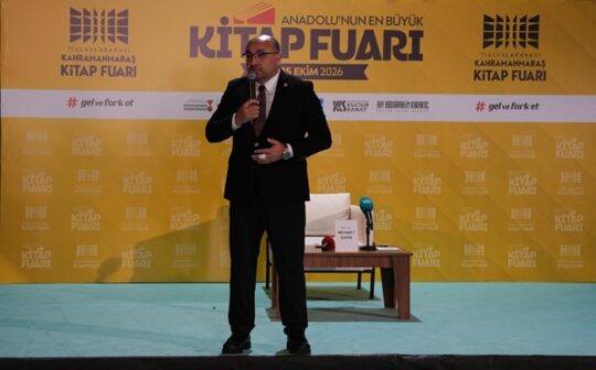 Büyükşehir Belediyesinin 11. Uluslararası Kahramanmaraş Kitap Fuarı’nın sekizinci gününde okurlarla