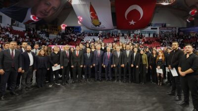 Onikişubat Belediyesi ev sahipliğinde düzenlenen “Cumhuriyet’in 1000 Sesi” konseri, bu