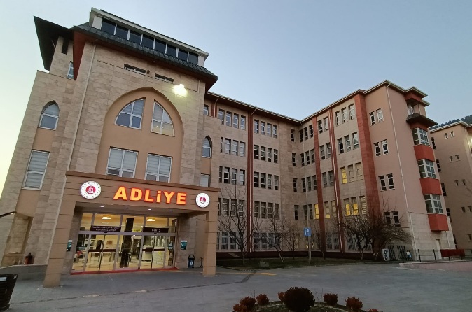 Kahramanmaraş’ın Dulkadiroğlu ilçesinde eşi Nazlı Çokgezme’yi tabancayla öldüren Emir Çokgezme,