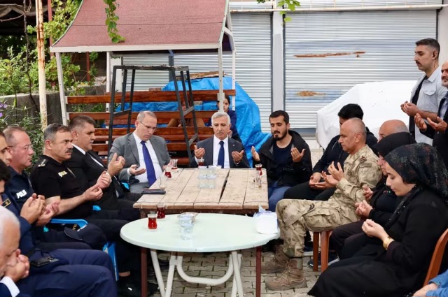 Vali Mükerrem Ünlüer’den Polis Memuru Seyfullah Orçan’ın Ailesine Taziye Ziyareti