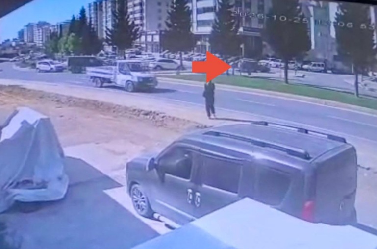 Kahramanmaraş’ta otomobil ile motosikletin çarpışması sonucu 1 kişi yaralandı. Edinilen
