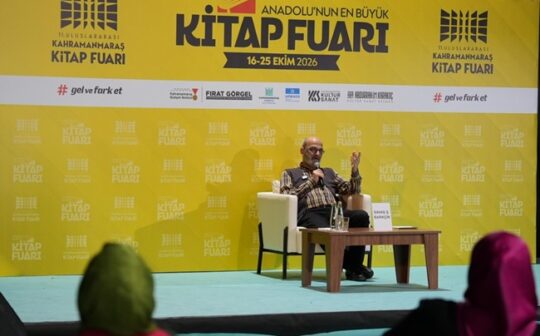 Büyükşehir Belediyesinin 11. Uluslararası Kahramanmaraş Kitap Fuarı’nın üçüncü gününde okurlarla