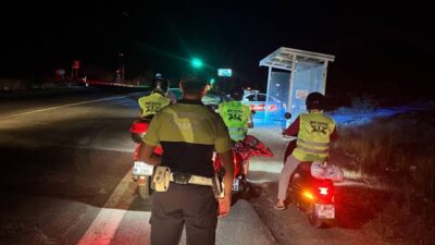 Kahramanmaraş’ta Jandarmadan Motosiklet Sürücülerine Reflektif Yelek Desteği Kahramanmaraş’ta jandarma ekipleri,