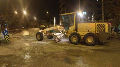 Büyükşehir Belediyesi, etkili olan sağanak yağışların ardından şehir genelinde temizlik,